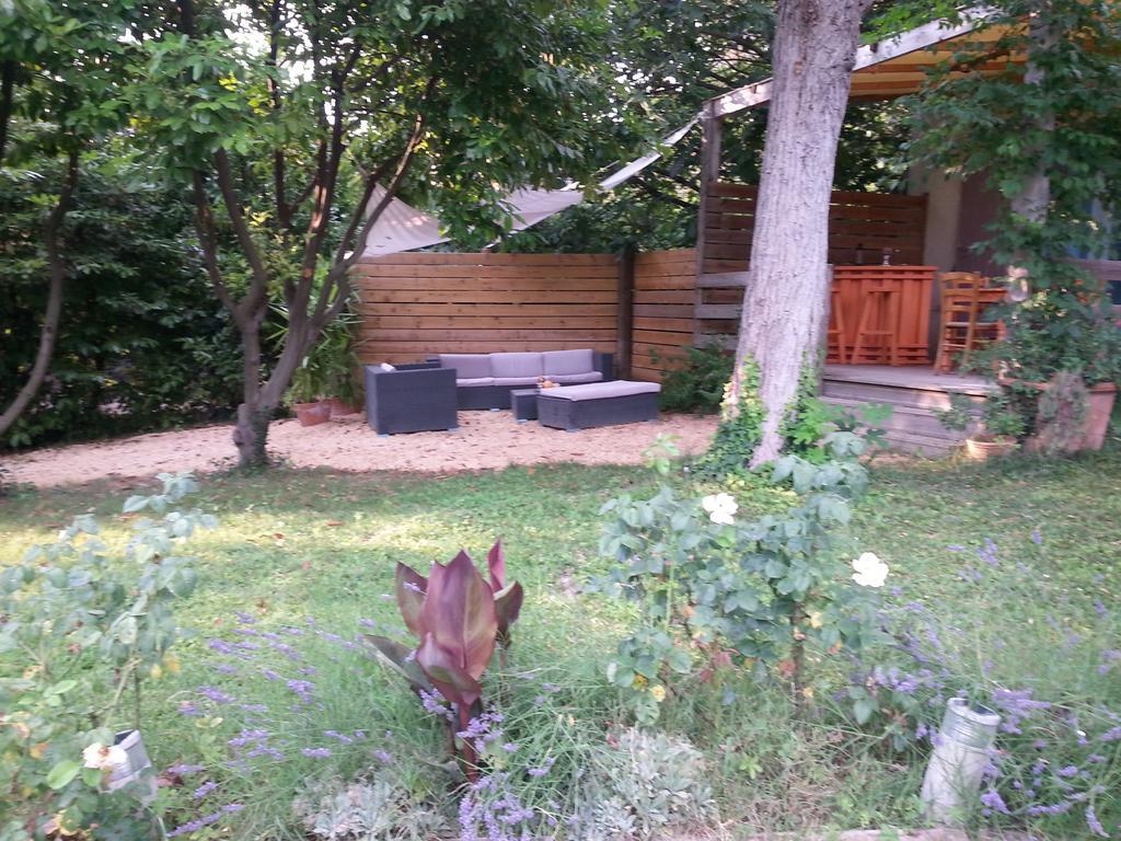 La Bousquatiere Bed & Breakfast Piolenc Екстериор снимка